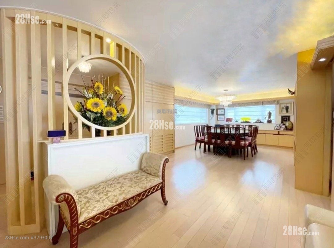 King Hong Court Sell 3 Bedrooms , 3 Bathrooms 1,595 ft²