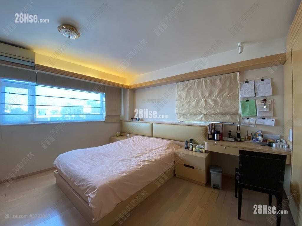 King Hong Court Sell 3 Bedrooms , 3 Bathrooms 1,595 ft²