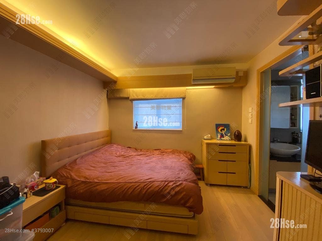 King Hong Court Sell 3 Bedrooms , 3 Bathrooms 1,595 ft²