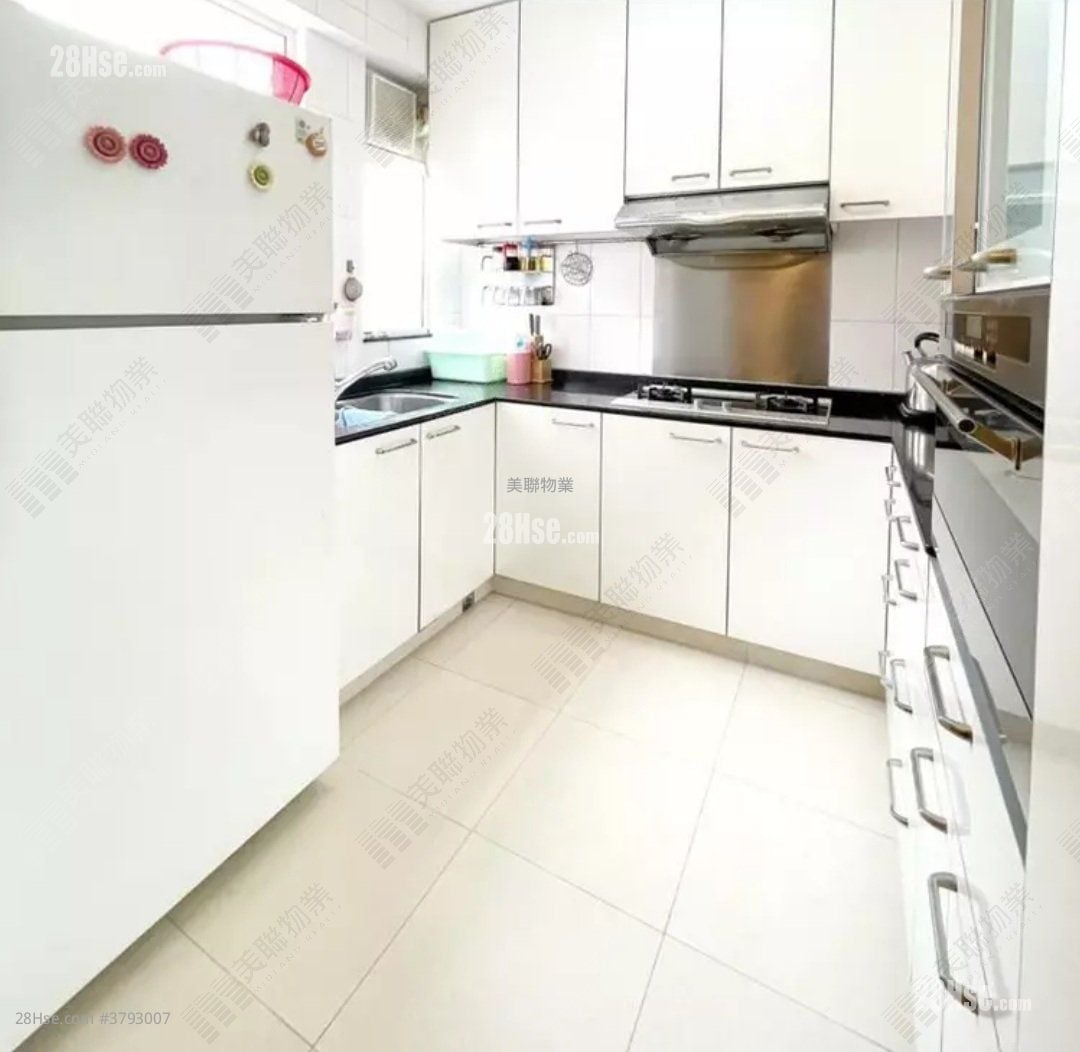 King Hong Court Sell 3 Bedrooms , 3 Bathrooms 1,595 ft²