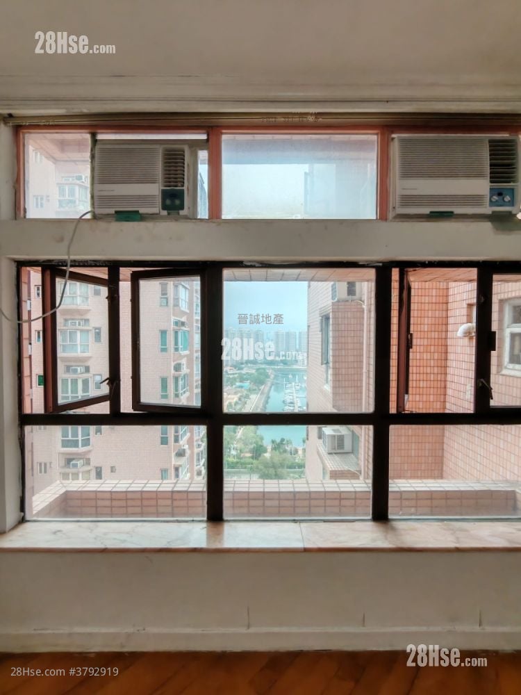 Hong Kong Gold Coast Sell 3 Bedrooms 685 ft²