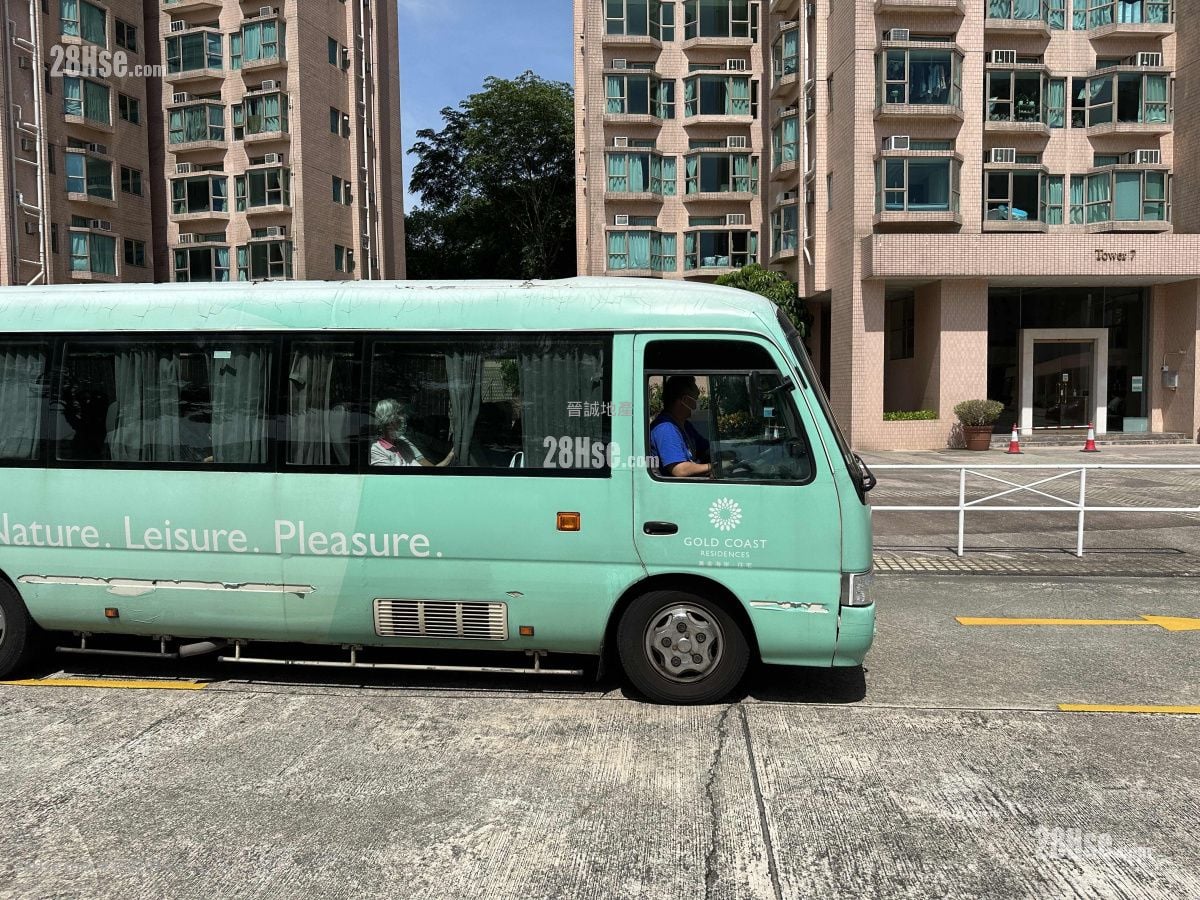 Hong Kong Gold Coast Sell 3 Bedrooms 685 ft²