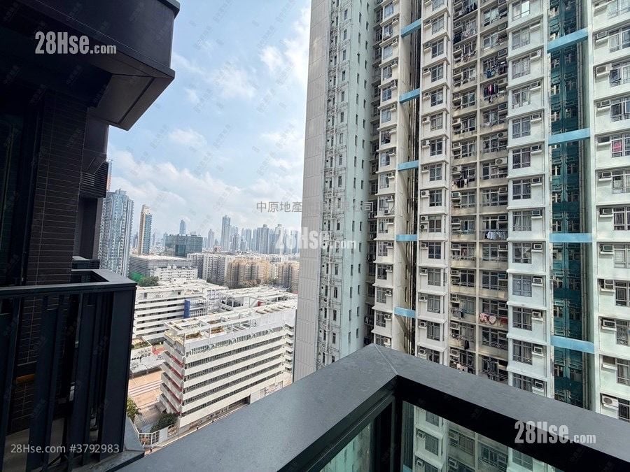 睿峰 售盘 1 房 319 平方尺