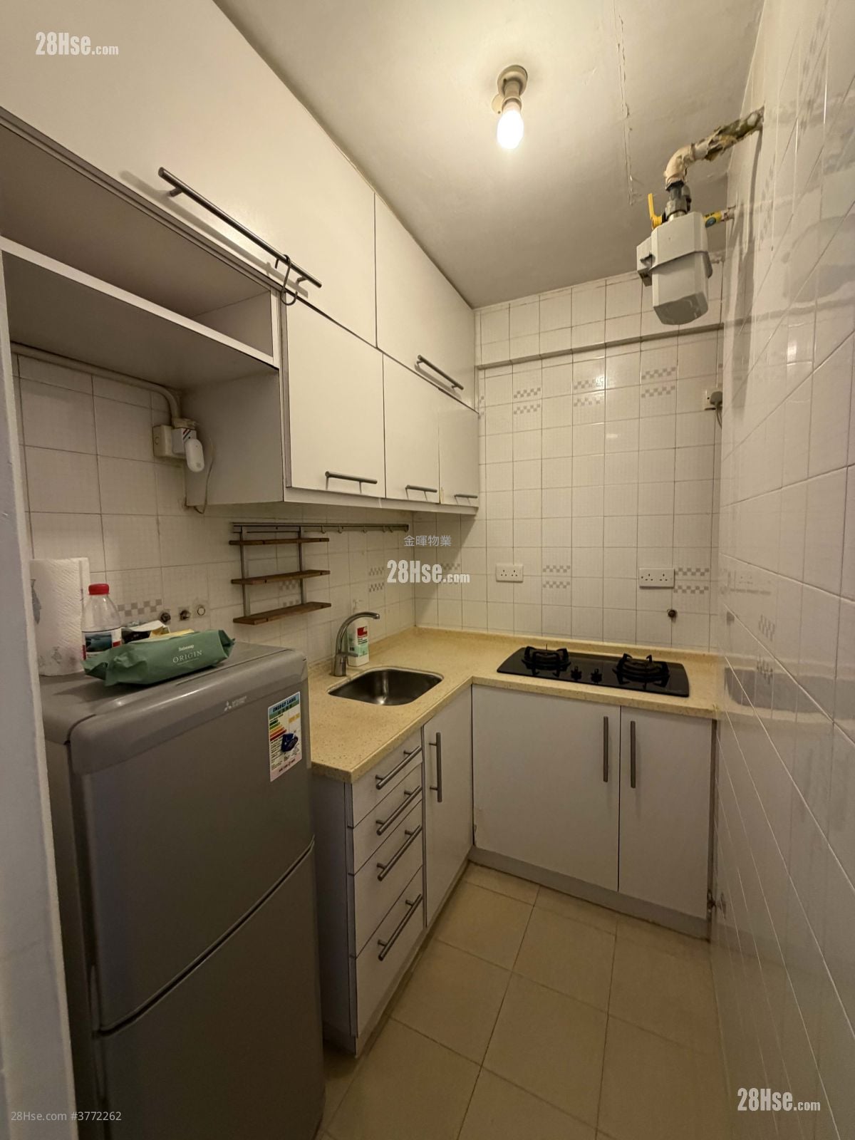 Ko Nga Court Sell 2 Bedrooms , 1 Bathroom 365 ft²