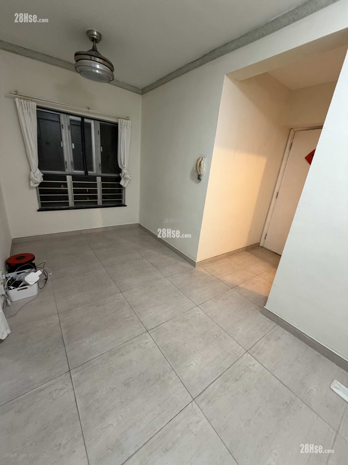 Ko Nga Court Sell 2 Bedrooms , 1 Bathroom 365 ft²