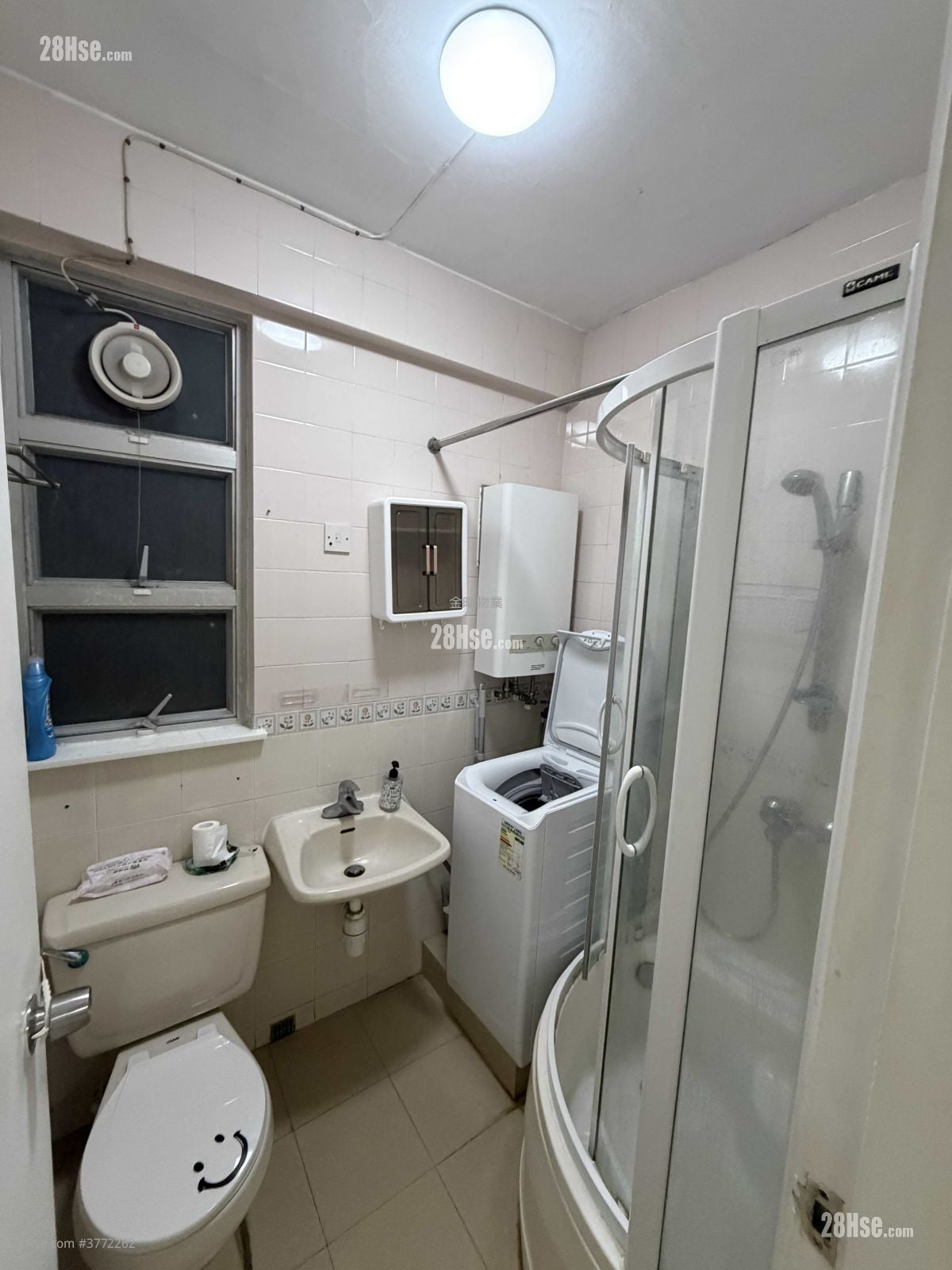 Ko Nga Court Sell 2 Bedrooms , 1 Bathroom 365 ft²