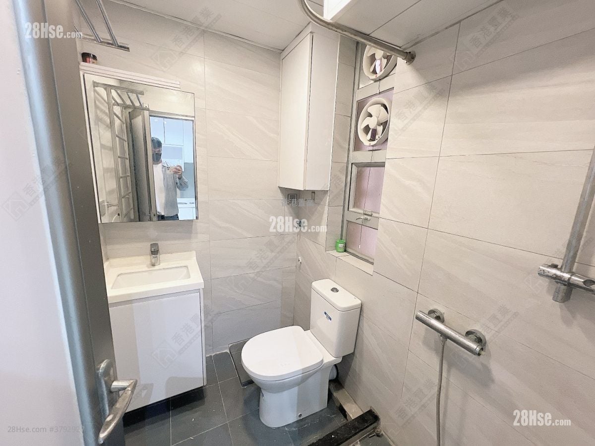 Amoy Gardens Sell 2 Bedrooms 375 ft²