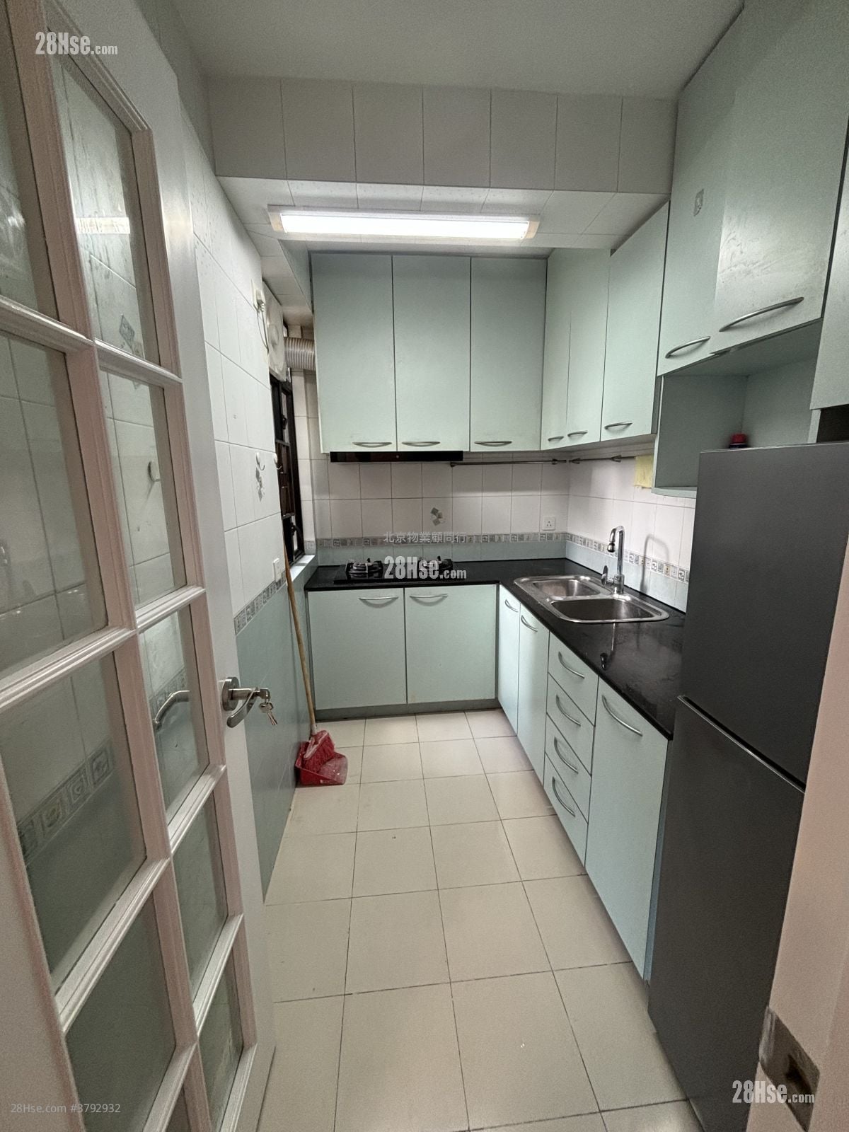 Kornhill Rental 3 Bedrooms , 1 Bathroom 596 ft²