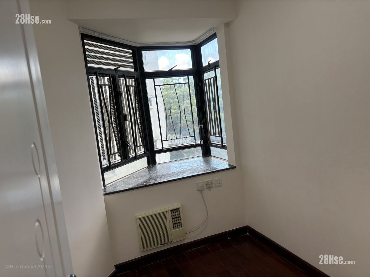 Kornhill Rental 3 Bedrooms , 1 Bathroom 596 ft²