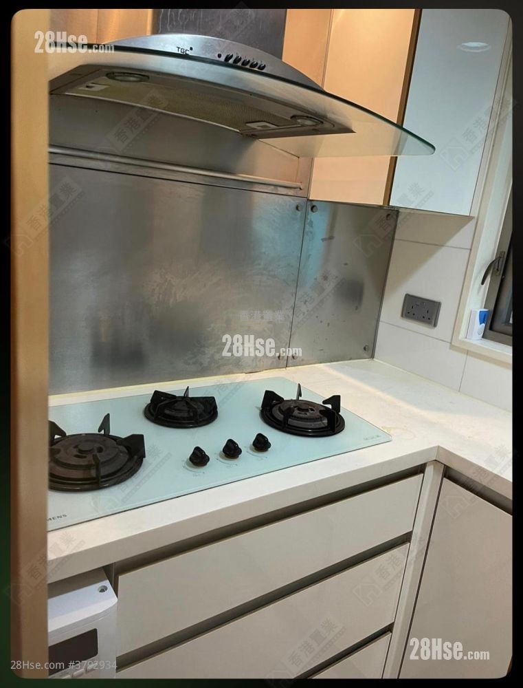 kitchen: Harbour Green Rental 2 Bedrooms , 1 Bathroom 482 ft²