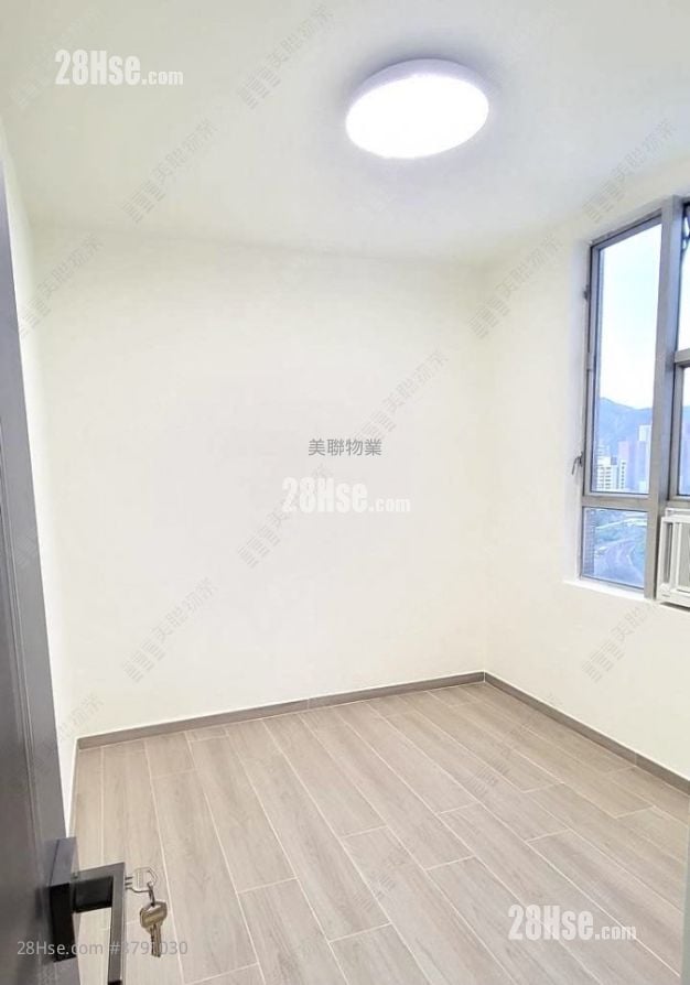 景峰花园 售盘 2 房 , 1 浴室 423 平方尺