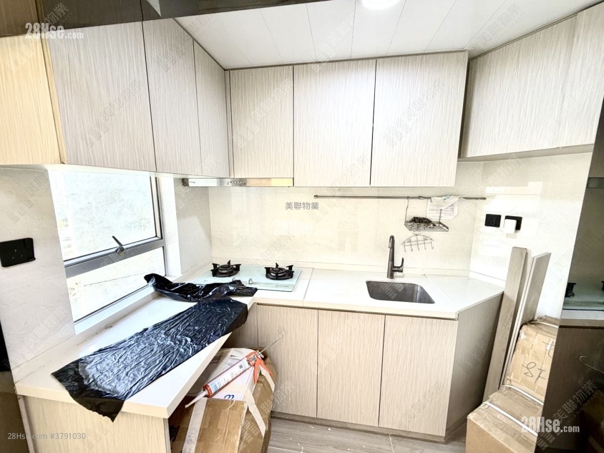 景峰花园 售盘 2 房 , 1 浴室 423 平方尺