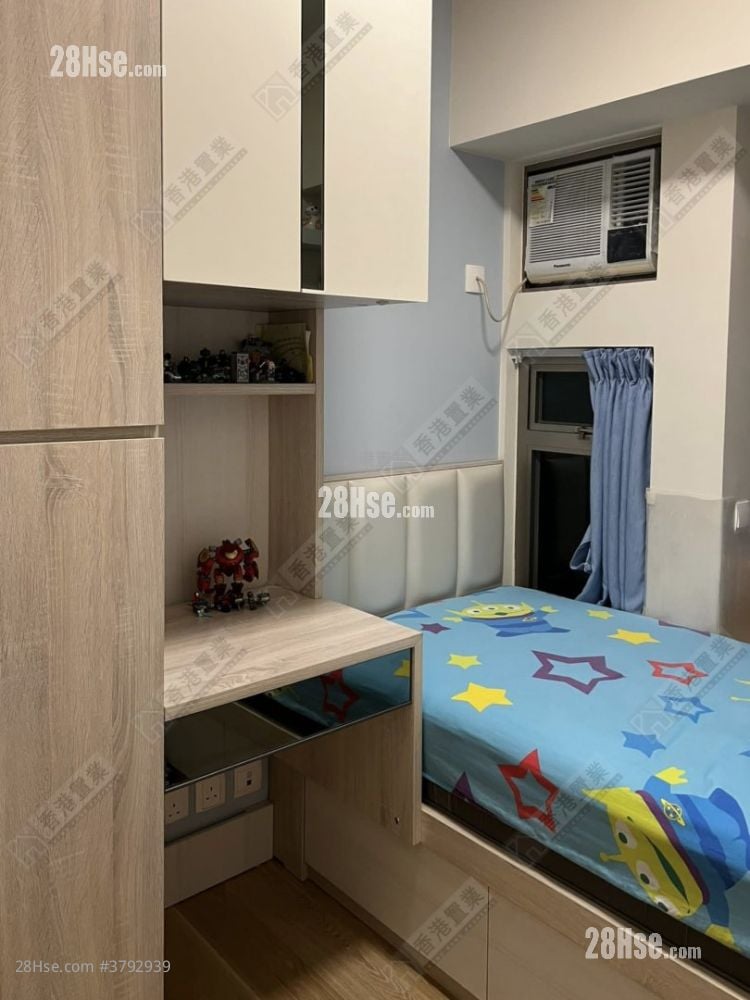 Harbour Green Sell 3 Bedrooms , 1 Bathroom 541 ft²