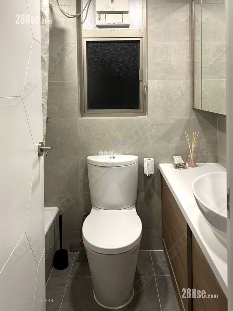 Harbour Green Sell 3 Bedrooms , 1 Bathroom 541 ft²