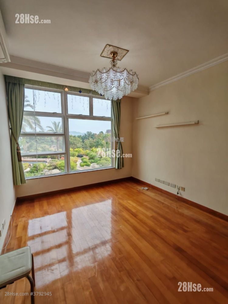 The Hillgrove Rental 3 Bedrooms , 2 Bathrooms 874 ft²