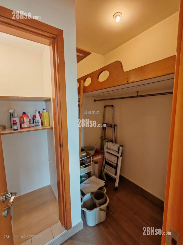 The Hillgrove Rental 3 Bedrooms , 2 Bathrooms 874 ft²