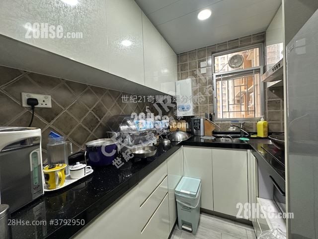 愉翠苑 售盘 3 房 , 2 浴室 650 平方尺