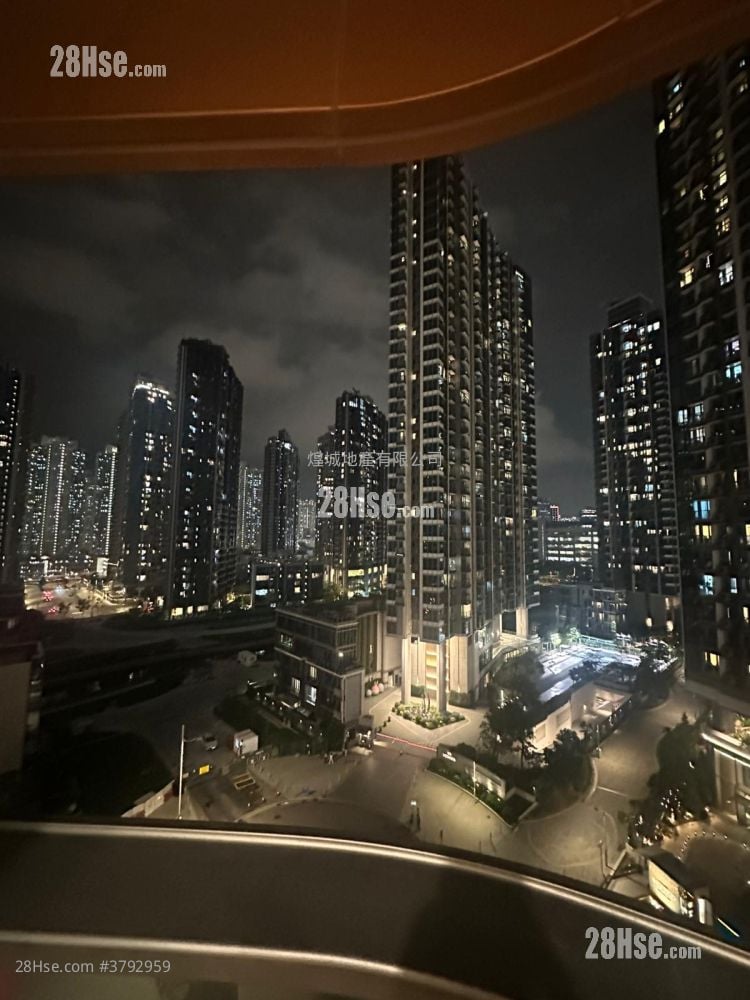 K. Summit Rental 2 Bedrooms , 1 Bathroom 466 ft²