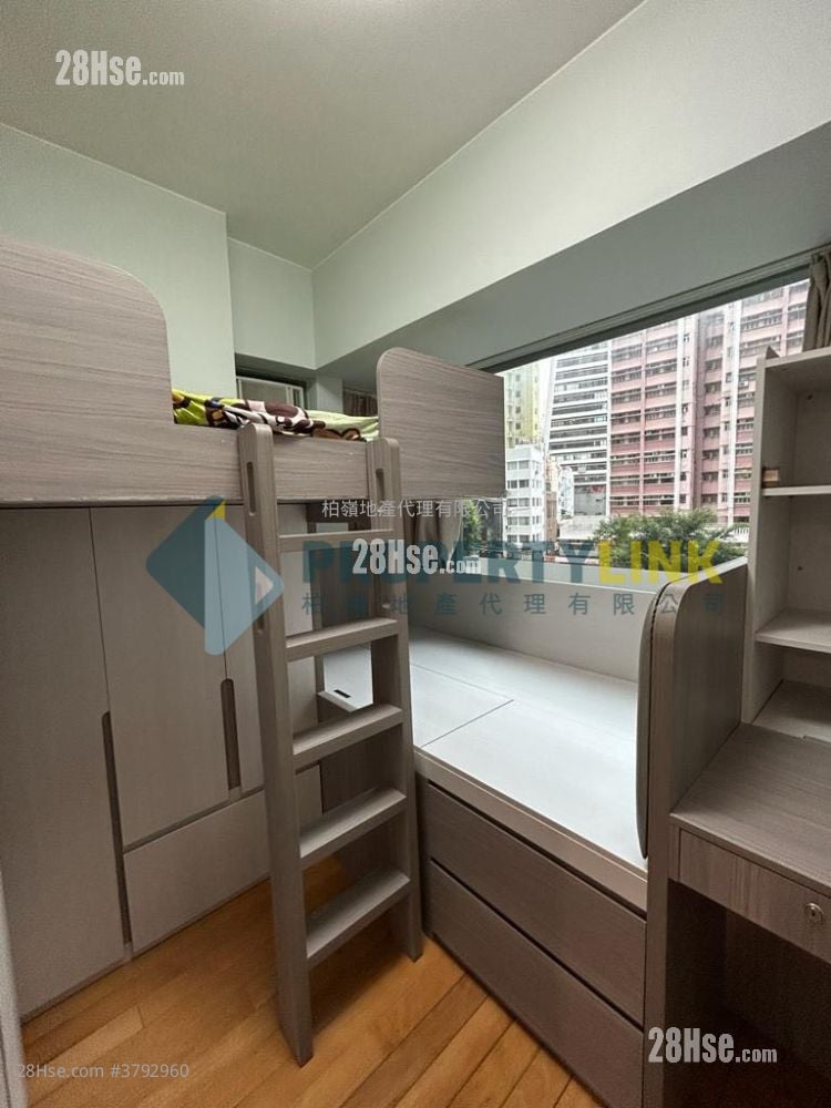 Queen's Terrace Sell 3 Bedrooms , 1 Bathroom 520 ft²