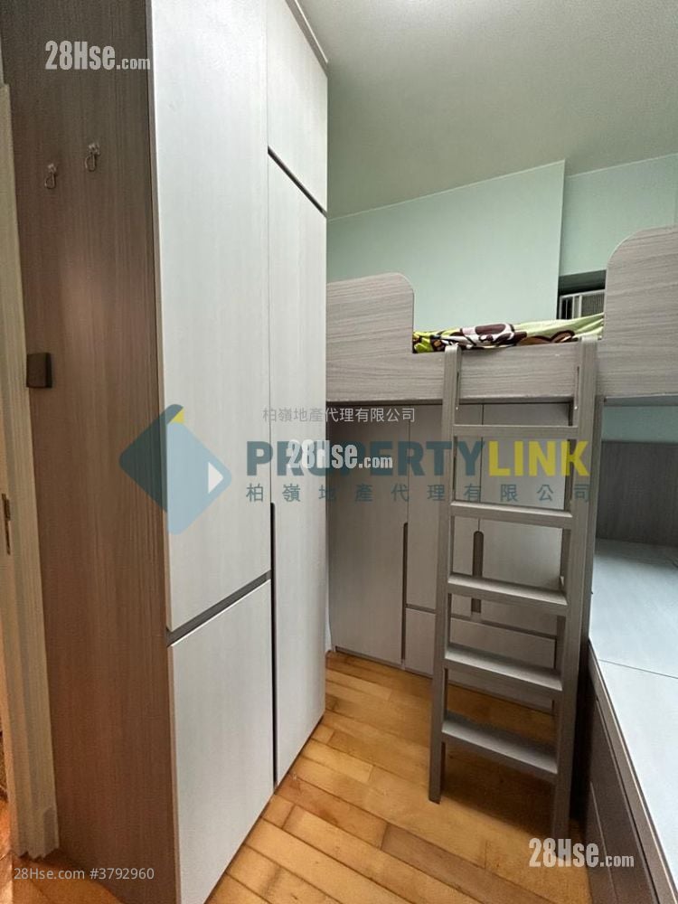 Queen's Terrace Sell 3 Bedrooms , 1 Bathroom 520 ft²