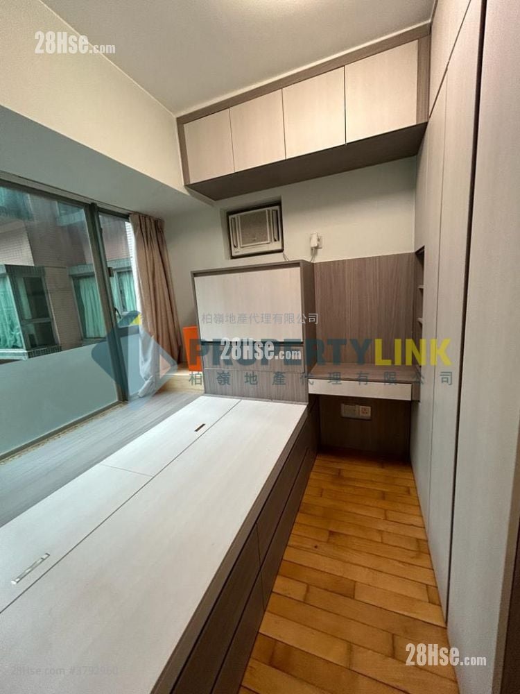 Queen's Terrace Sell 3 Bedrooms , 1 Bathroom 520 ft²