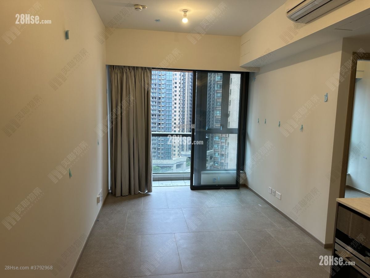 The Yoho Hub Sell 2 Bedrooms , 1 Bathroom 467 ft²