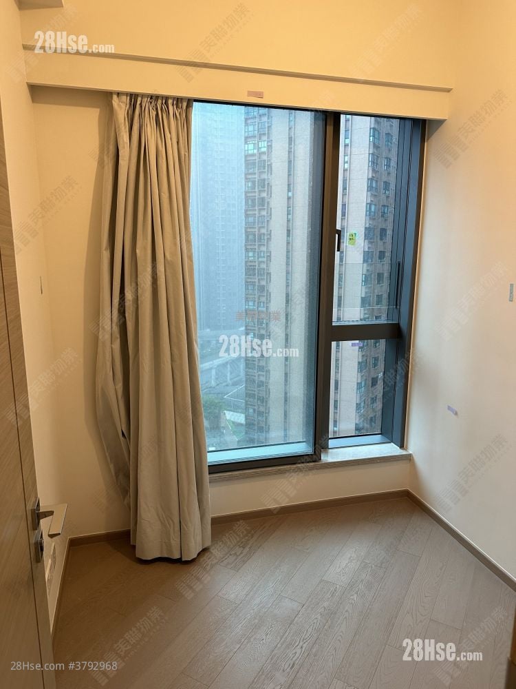 The Yoho Hub Sell 2 Bedrooms , 1 Bathroom 467 ft²