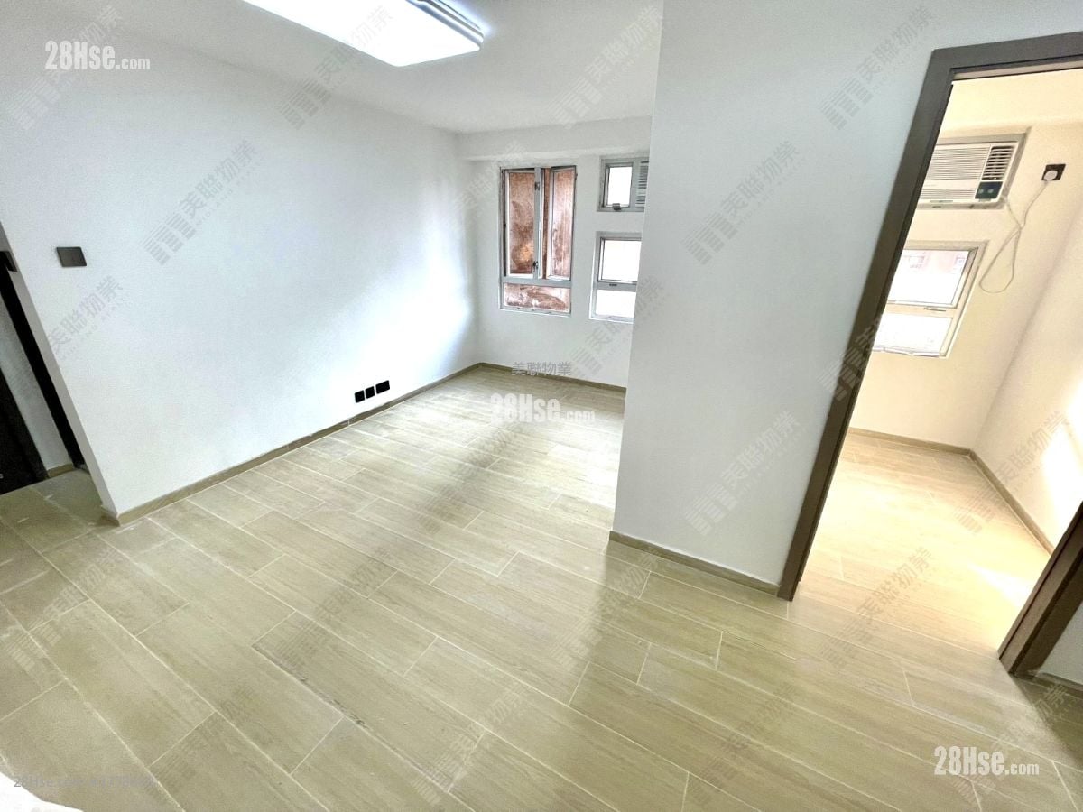 Siu Hong Court Sell 2 Bedrooms , 1 Bathroom 476 ft²