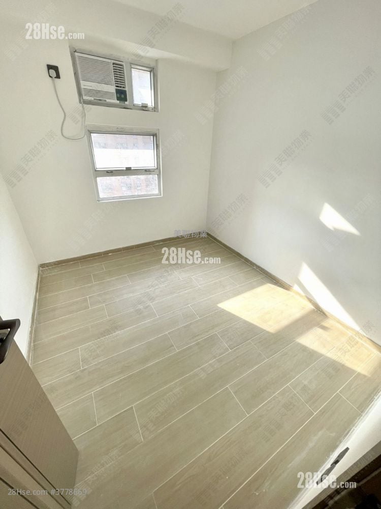 Siu Hong Court Sell 2 Bedrooms , 1 Bathroom 476 ft²