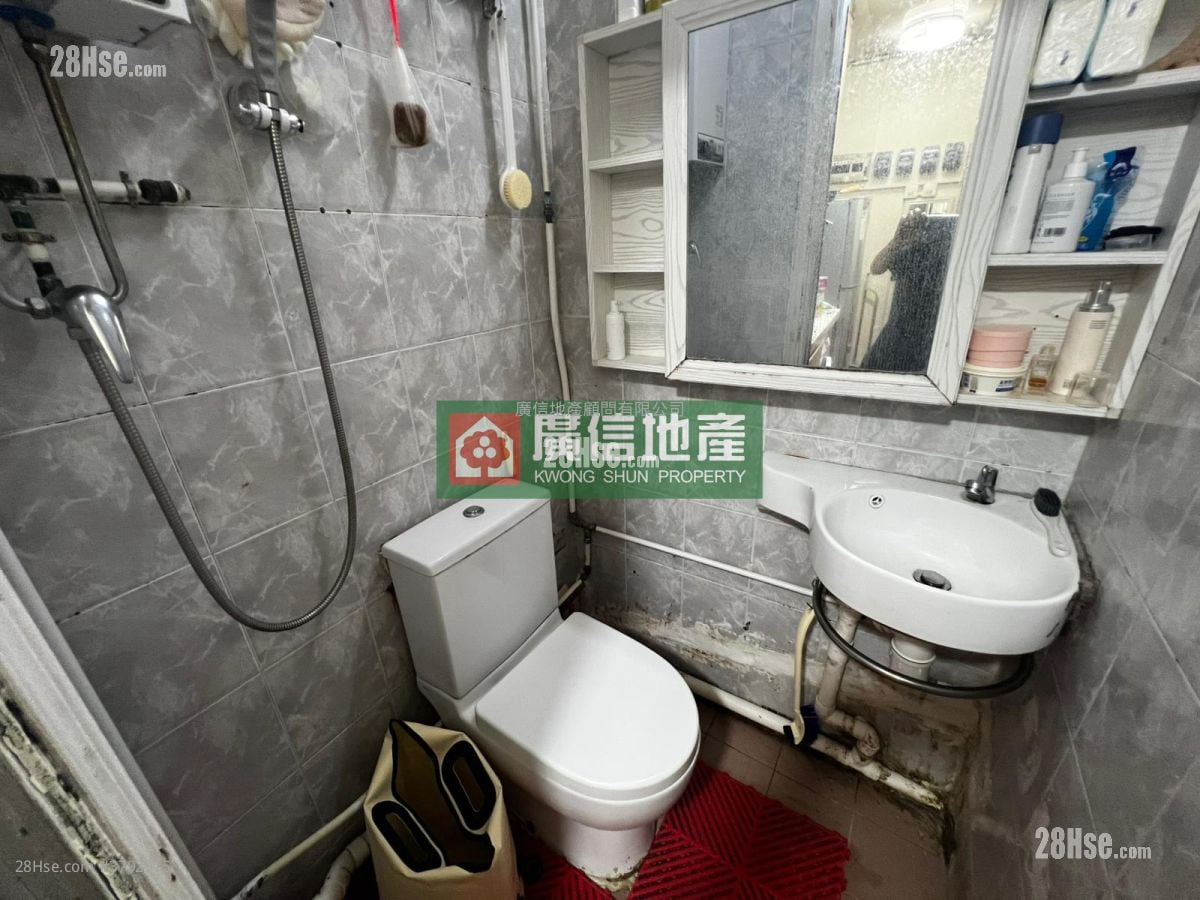 鸿辉大厦 租盘 4 房 , 2 浴室