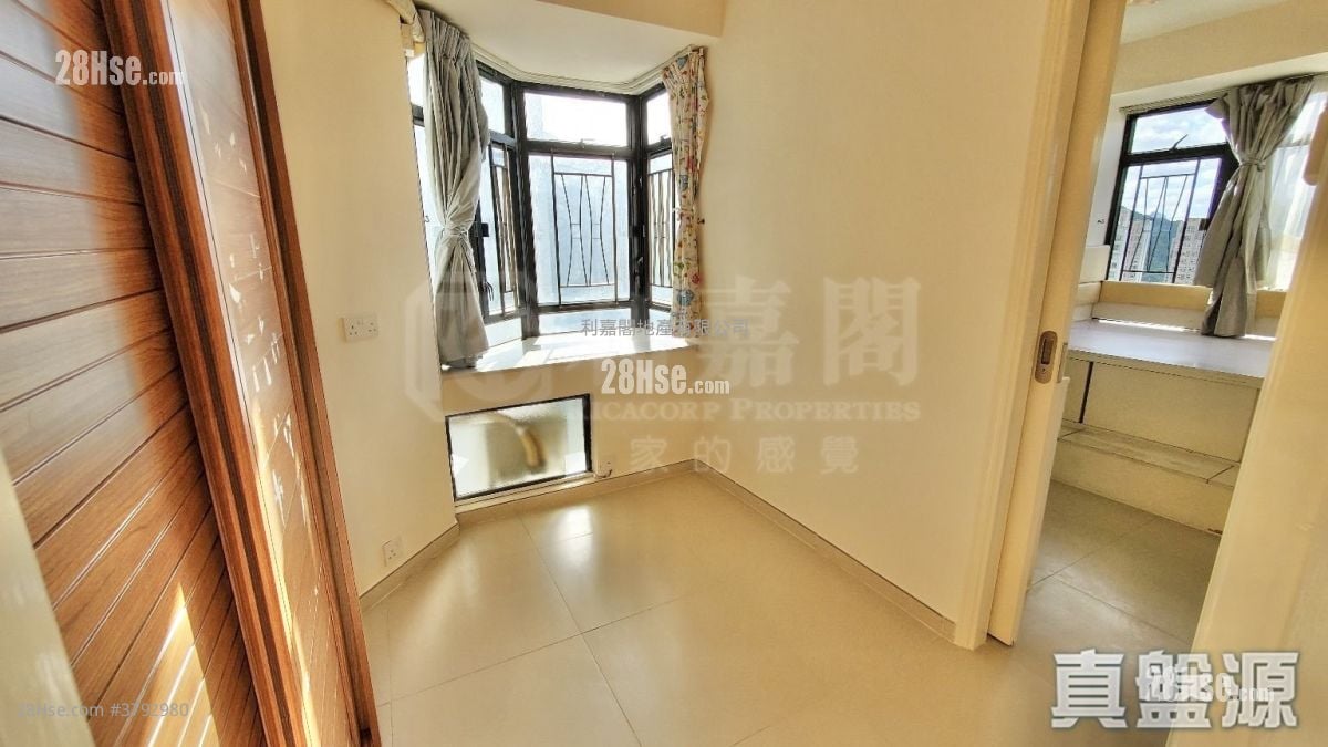 康怡花园 售盘 3 房 594 平方尺