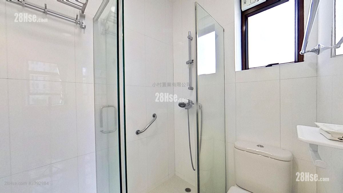 bathroom: 8 Sau Chuk Yuen Road Rental 3 Bedrooms , 2 Bathrooms 1,026 ft²