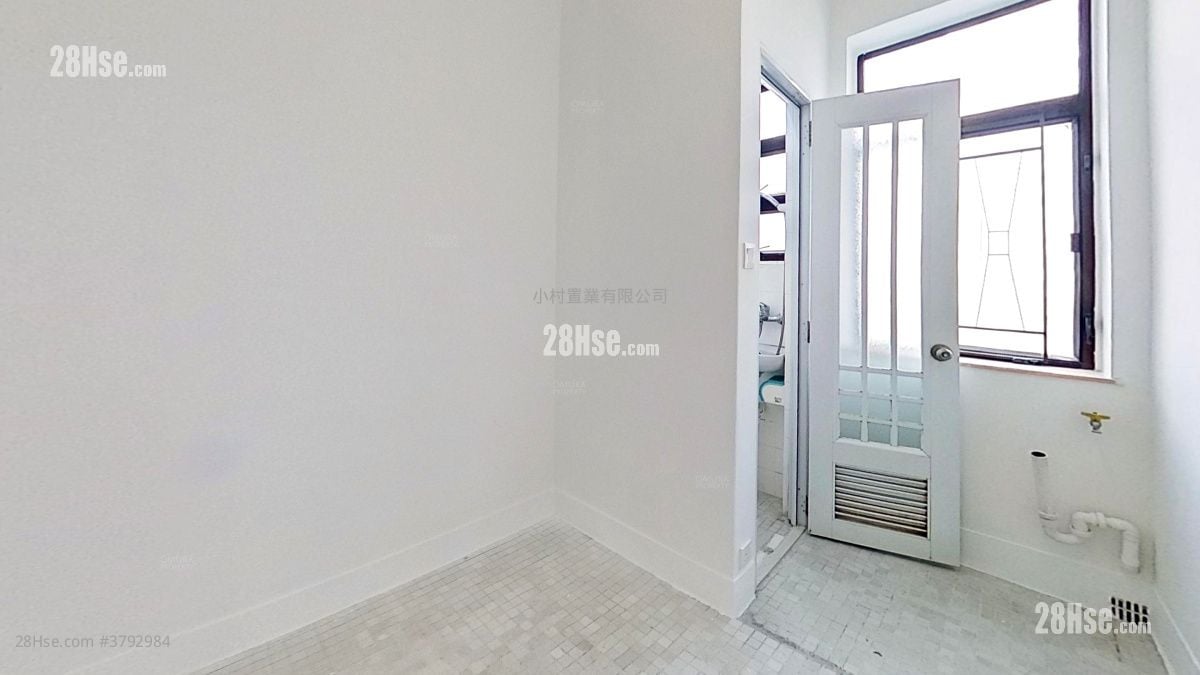 servant’s room: 8 Sau Chuk Yuen Road Rental 3 Bedrooms , 2 Bathrooms 1,026 ft²