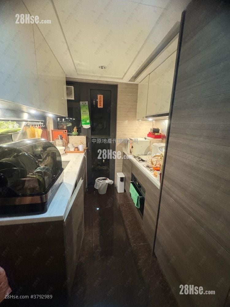 Park Signature Sell 3 Bedrooms , 1 Bathroom 615 ft²