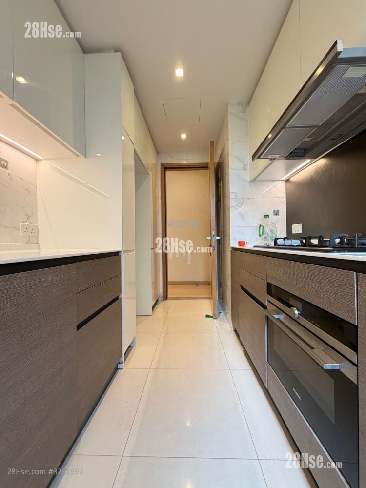 The Bloomsway Rental 4 Bedrooms , 3 Bathrooms 1,006 ft²