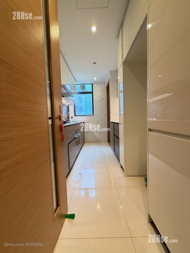 The Bloomsway Rental 4 Bedrooms , 3 Bathrooms 1,006 ft²