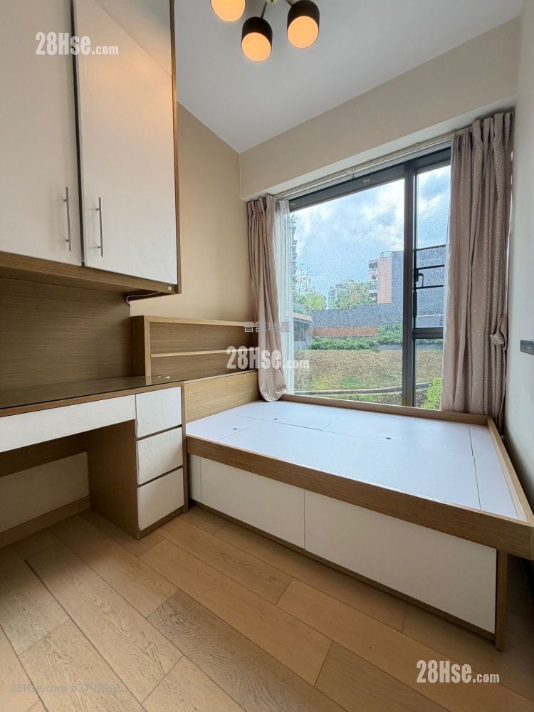 The Bloomsway Rental 4 Bedrooms , 3 Bathrooms 1,006 ft²