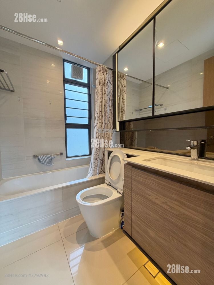 The Bloomsway Rental 4 Bedrooms , 3 Bathrooms 1,006 ft²