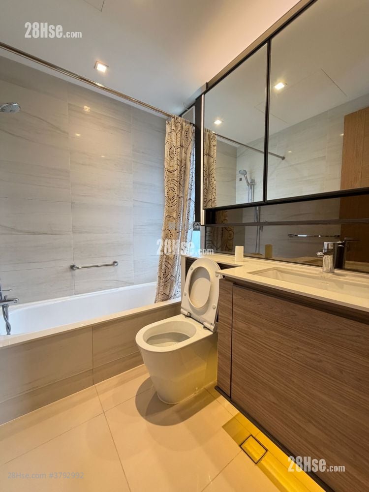 The Bloomsway Rental 4 Bedrooms , 3 Bathrooms 1,006 ft²