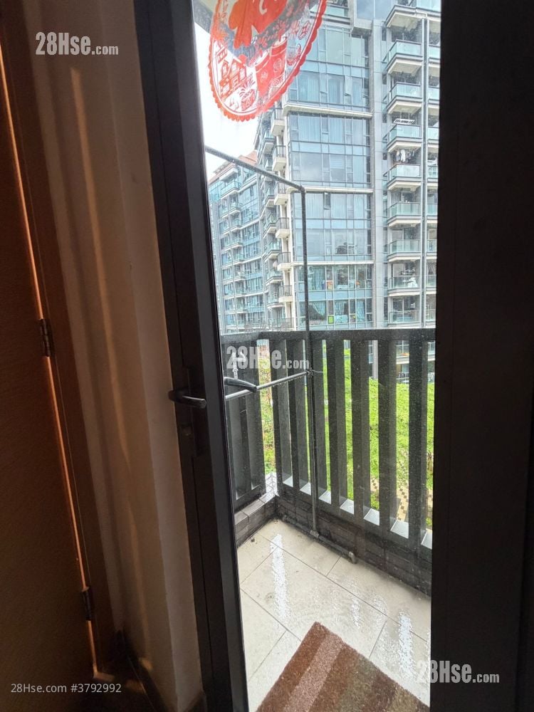 The Bloomsway Rental 4 Bedrooms , 3 Bathrooms 1,006 ft²