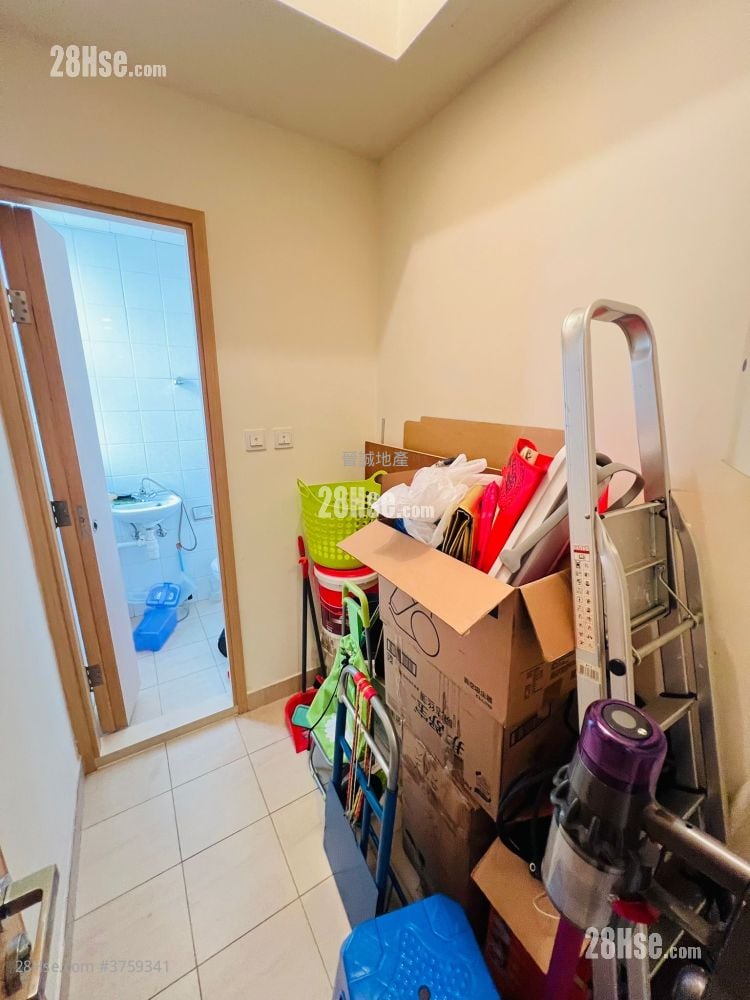 Avignon Sell 5+ Bedrooms , 4 Bathrooms 1,646 ft²