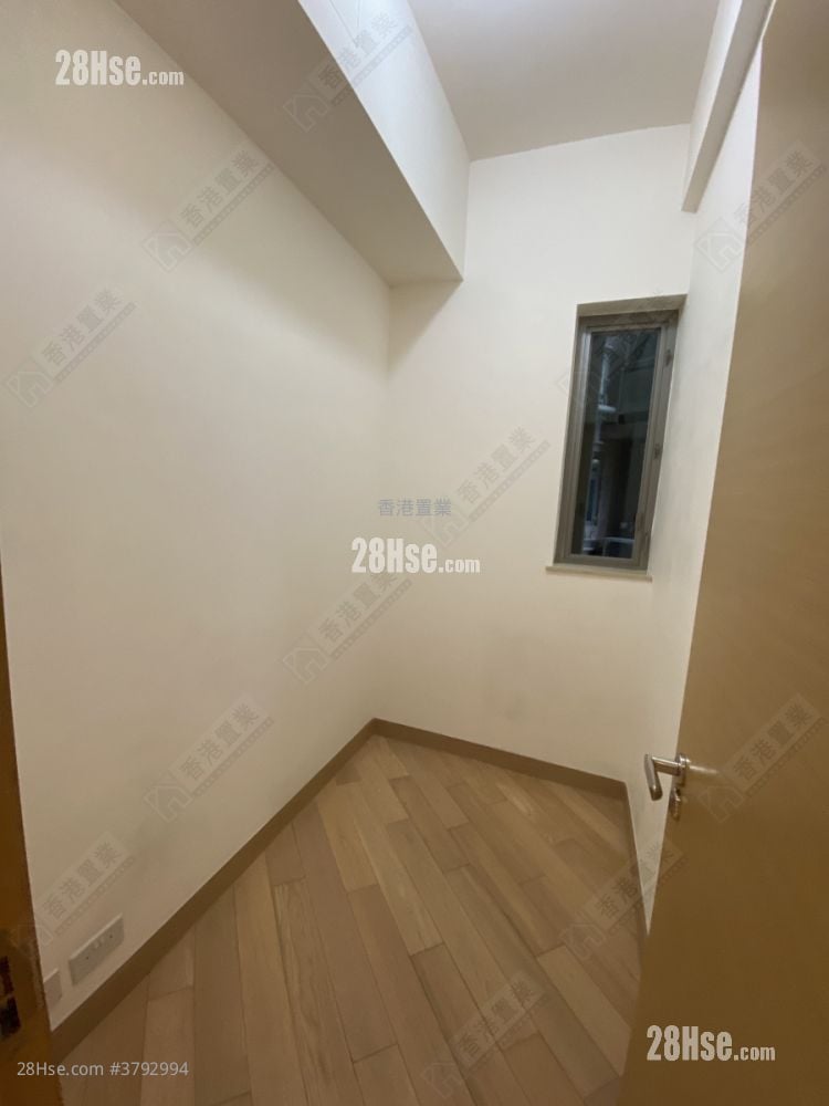 The Wings Sell 4 Bedrooms 1,118 ft²