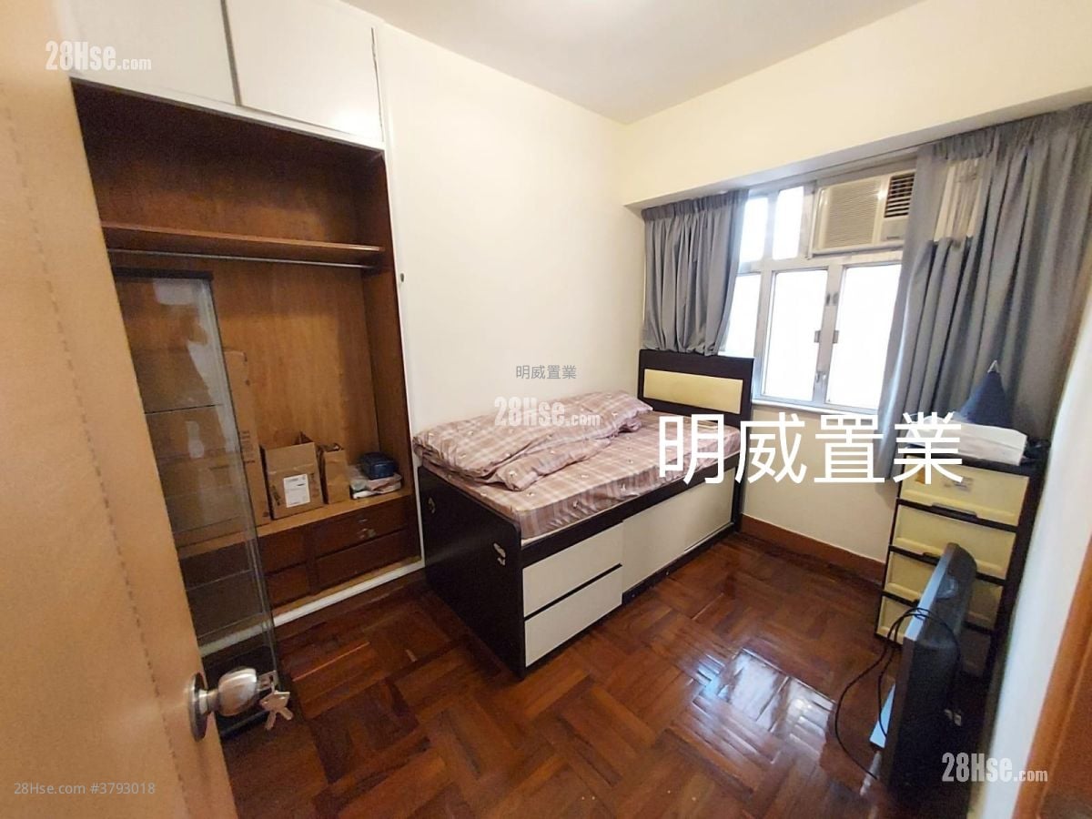 Champion House Sell 2 Bedrooms , 1 Bathroom 590 ft²