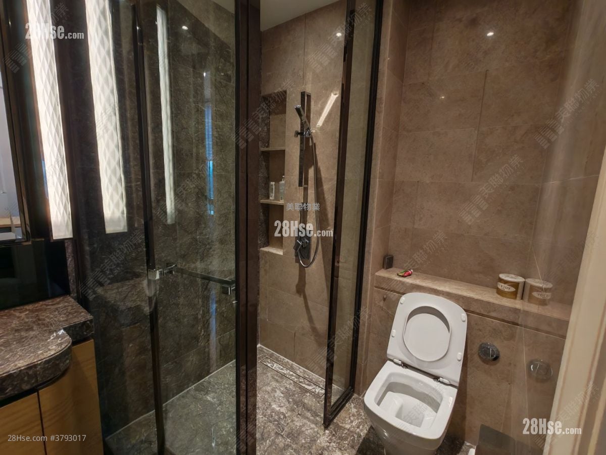 浴室: 高尔夫御苑 租盘 4 房 , 4 浴室 1,314 平方尺