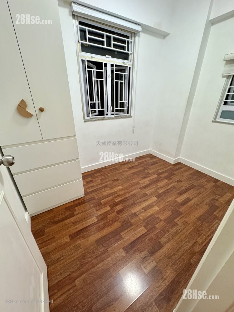 Whampoa Estate Sell 3 Bedrooms , 1 Bathroom 425 ft²