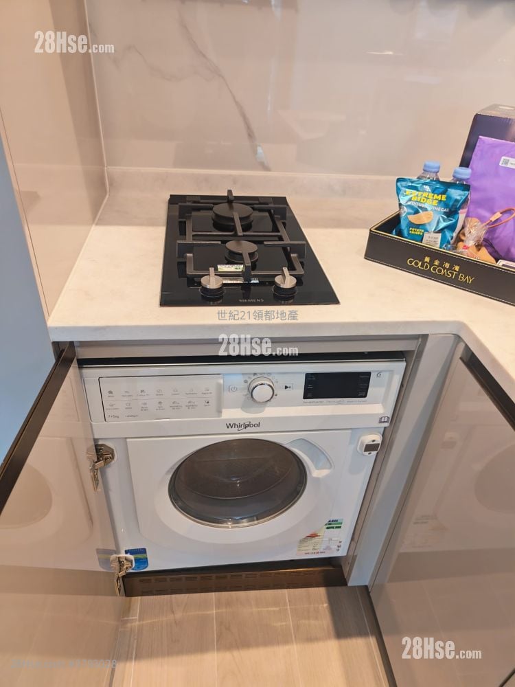 Gold Coast Bay Sell 1 Bedroom , 1 Bathroom 312 ft²