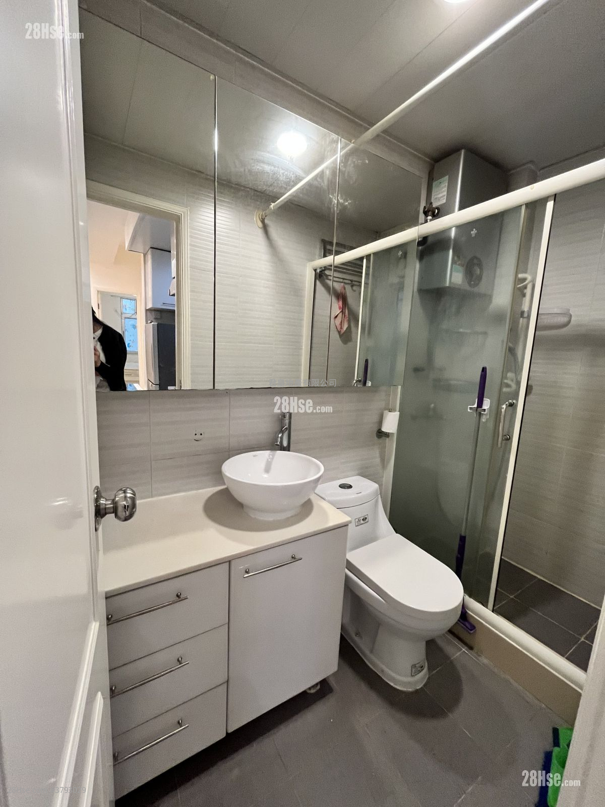 鸿德大厦 租盘 2 房 , 1 浴室 404 平方尺