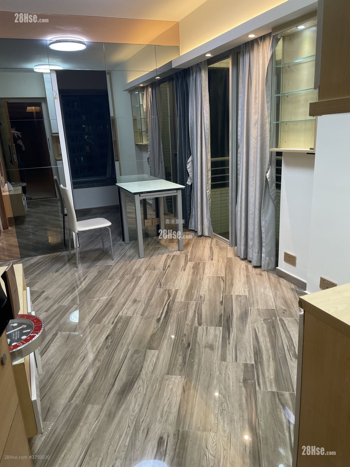 Metro Harbour View Rental 2 Bedrooms , 1 Bathroom 371 ft²