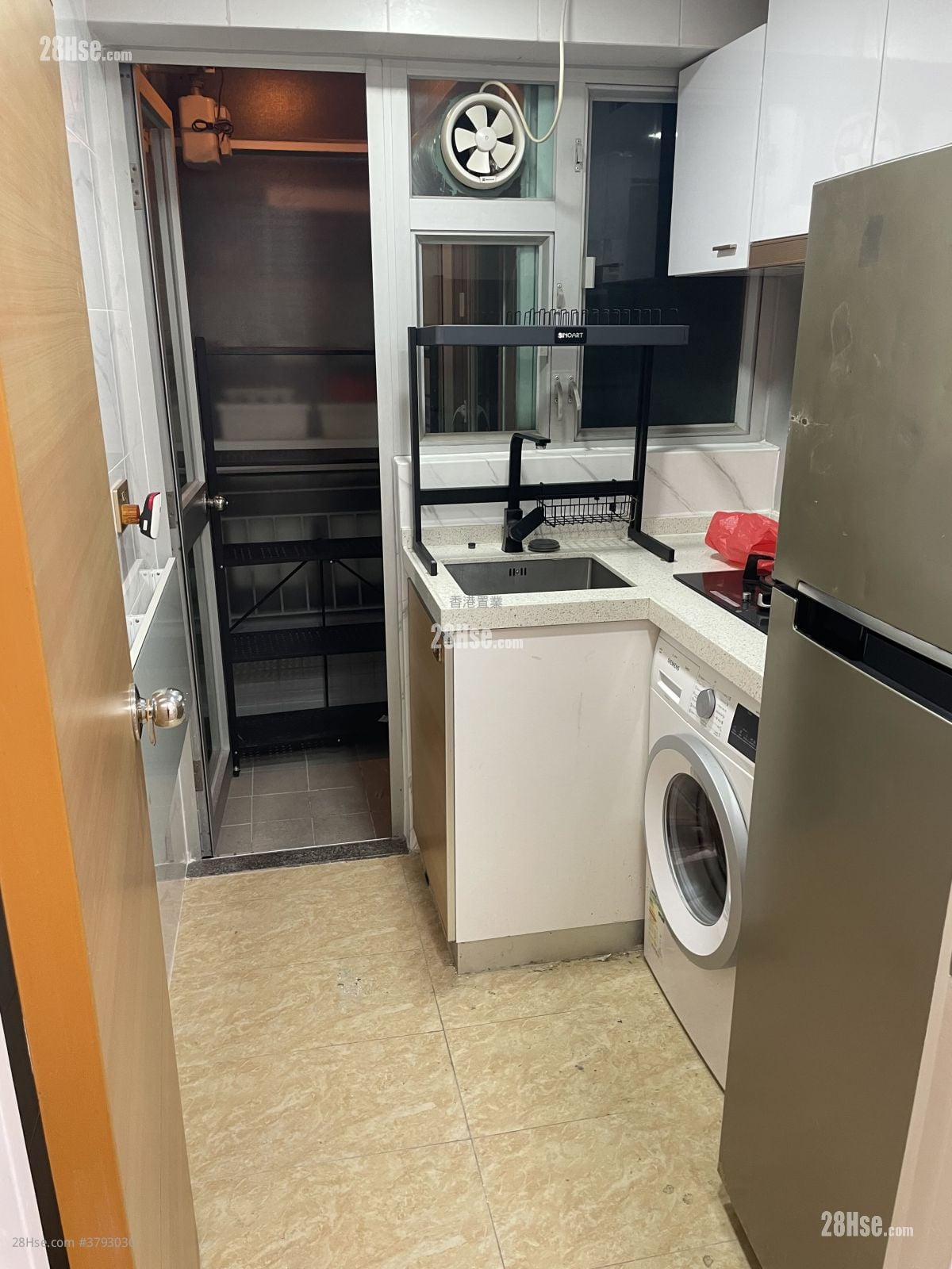 Metro Harbour View Rental 2 Bedrooms , 1 Bathroom 371 ft²