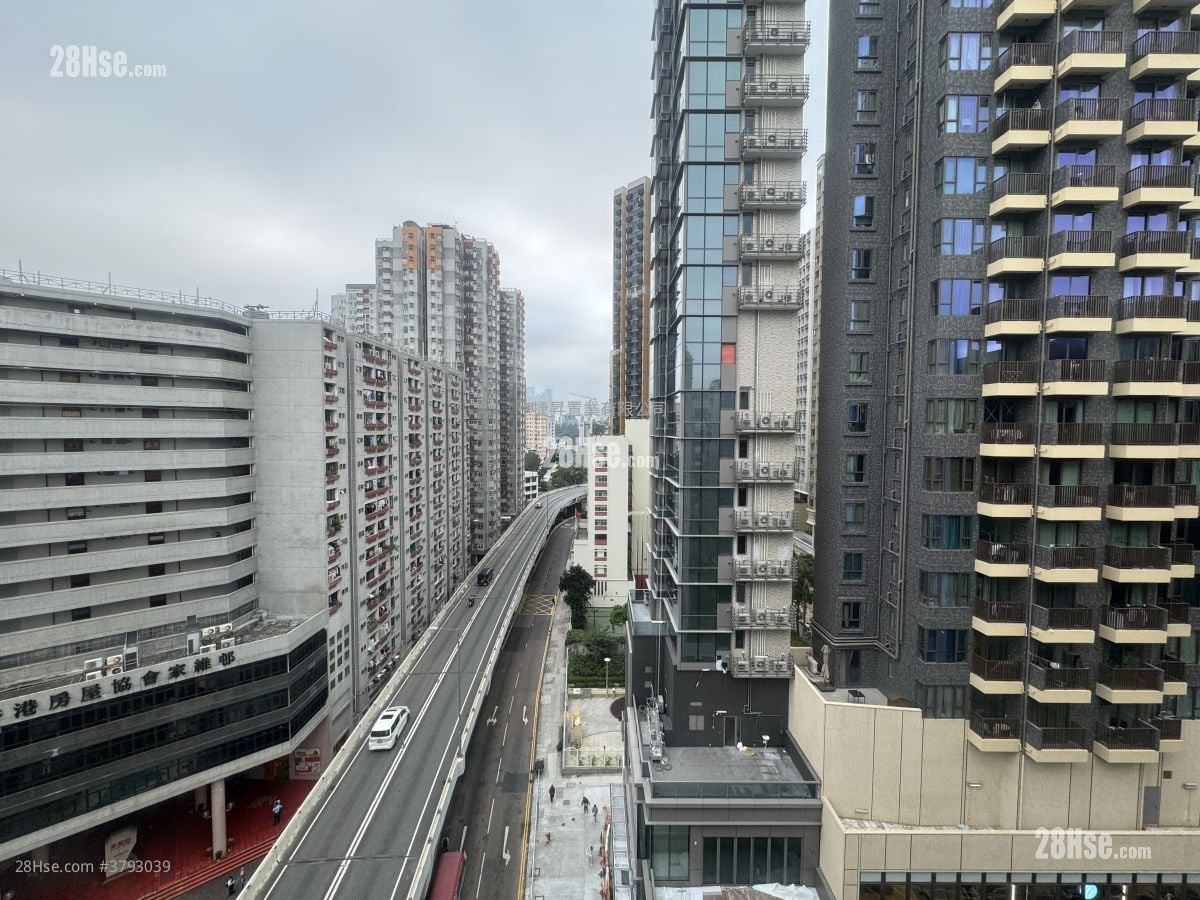 Loong King Mansion Sell 2 Bedrooms , 1 Bathroom 418 ft²